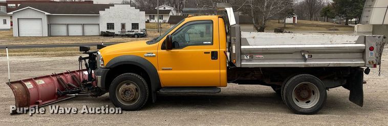 image for item LV9994 2005 Ford F450 Super Duty dump truck