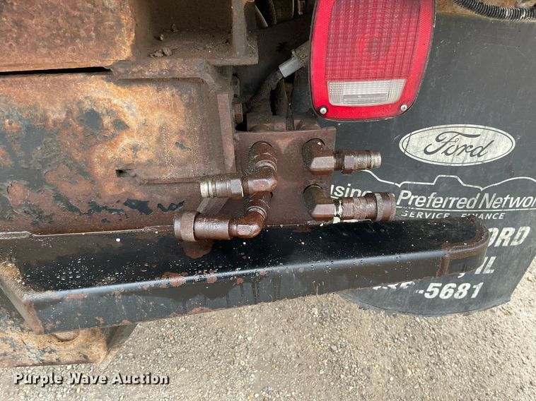 image for item LV9994 2005 Ford F450 Super Duty dump truck