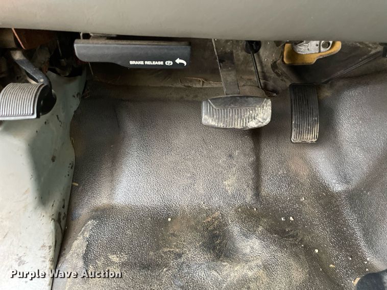 image for item LV9994 2005 Ford F450 Super Duty dump truck