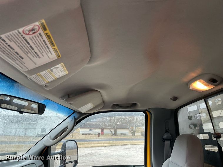 image for item LV9994 2005 Ford F450 Super Duty dump truck