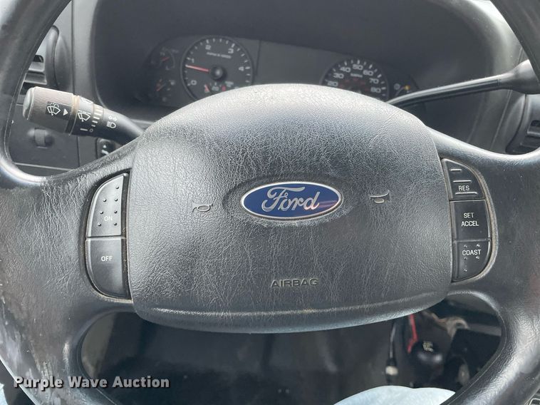 image for item LV9994 2005 Ford F450 Super Duty dump truck