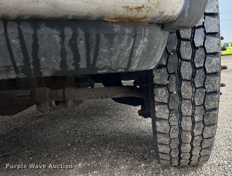 image for item LV9994 2005 Ford F450 Super Duty dump truck