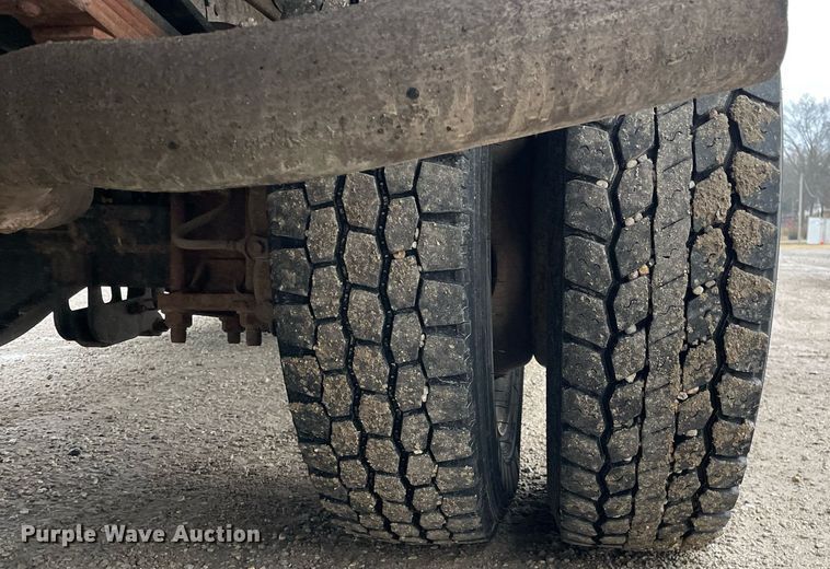 image for item LV9994 2005 Ford F450 Super Duty dump truck