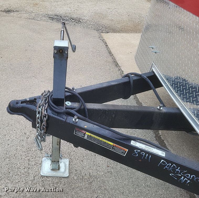 image for item MI9951 2005 Doolittle  enclosed cargo trailer