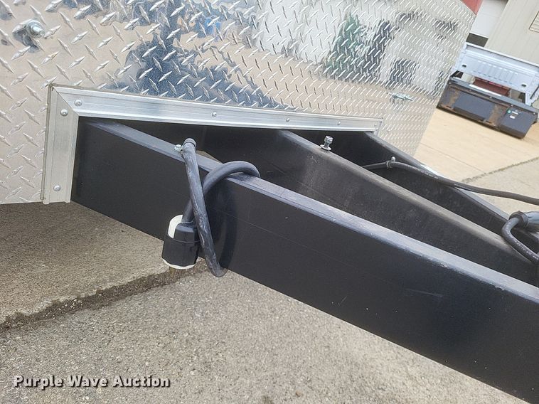 image for item MI9951 2005 Doolittle  enclosed cargo trailer