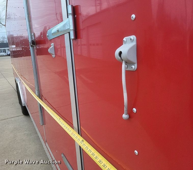 image for item MI9951 2005 Doolittle  enclosed cargo trailer