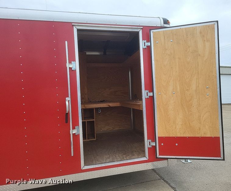 image for item MI9951 2005 Doolittle  enclosed cargo trailer