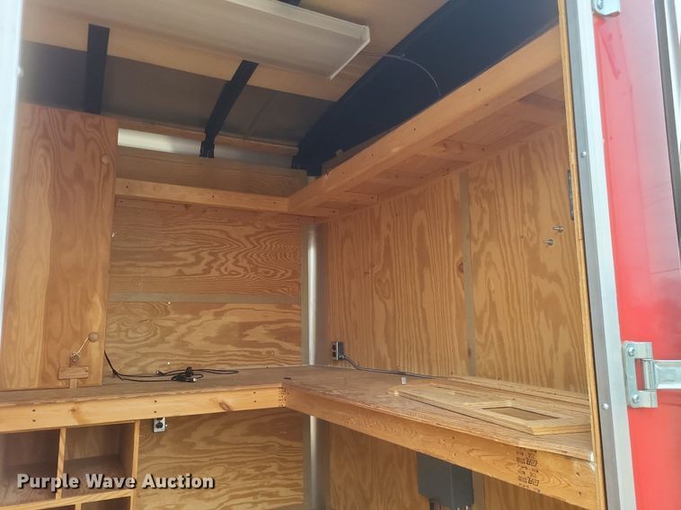 image for item MI9951 2005 Doolittle  enclosed cargo trailer