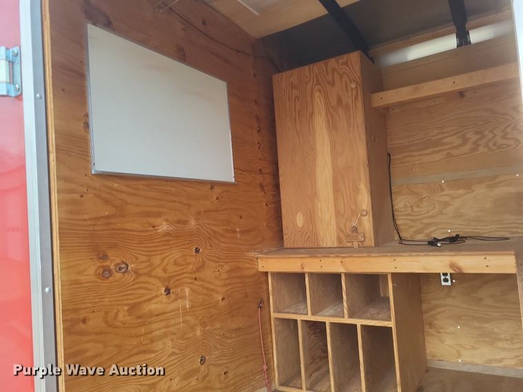 image for item MI9951 2005 Doolittle  enclosed cargo trailer