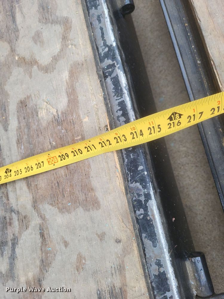 image for item MI9951 2005 Doolittle  enclosed cargo trailer