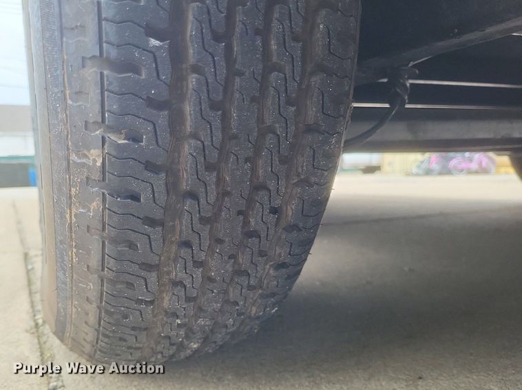 image for item MI9951 2005 Doolittle  enclosed cargo trailer