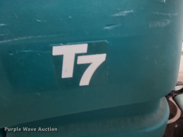 image for item MI9953 Tennant T7 rideable floor scrubber