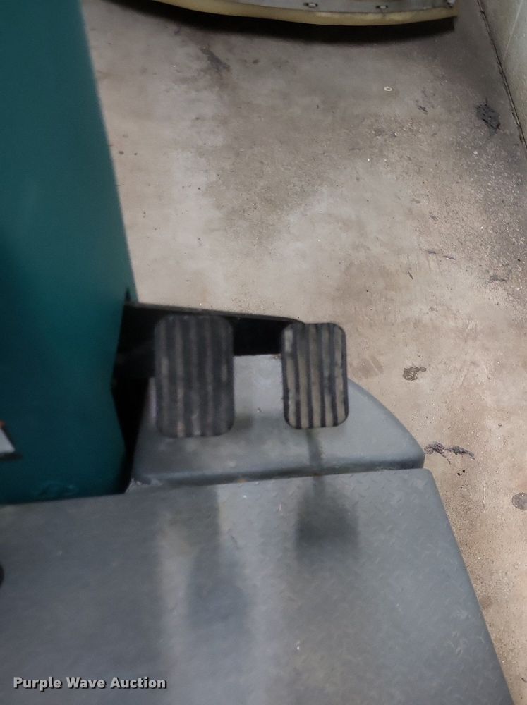 image for item MI9953 Tennant T7 rideable floor scrubber