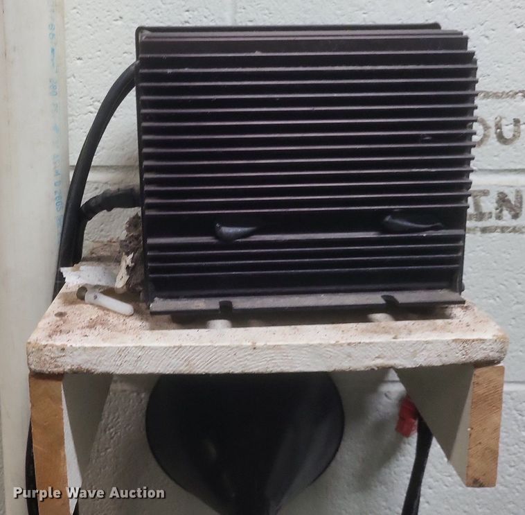 image for item MI9953 Tennant T7 rideable floor scrubber