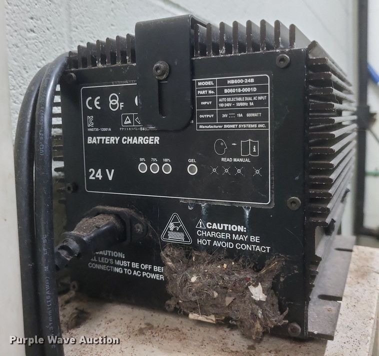 image for item MI9953 Tennant T7 rideable floor scrubber