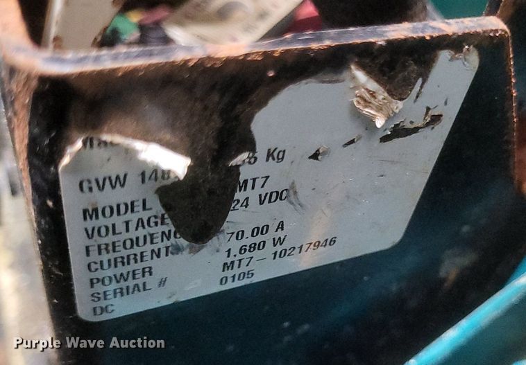 image for item MI9953 Tennant T7 rideable floor scrubber