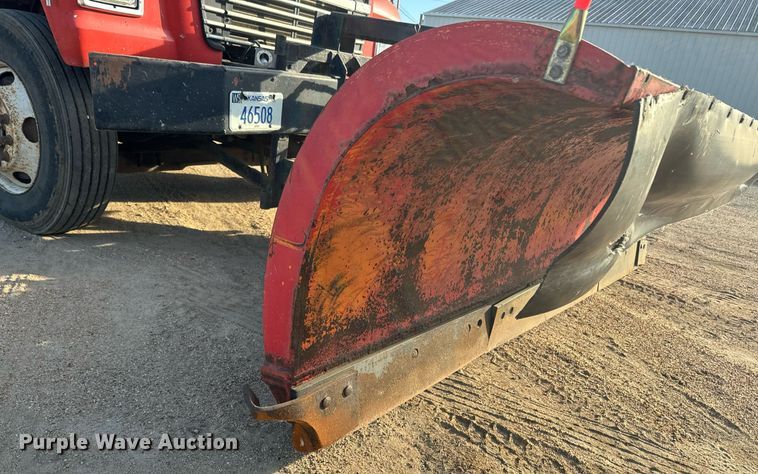 image for item NF9338 1995 Ford L8000 dump truck