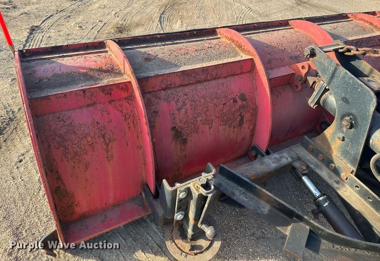 image for item NF9338 1995 Ford L8000 dump truck