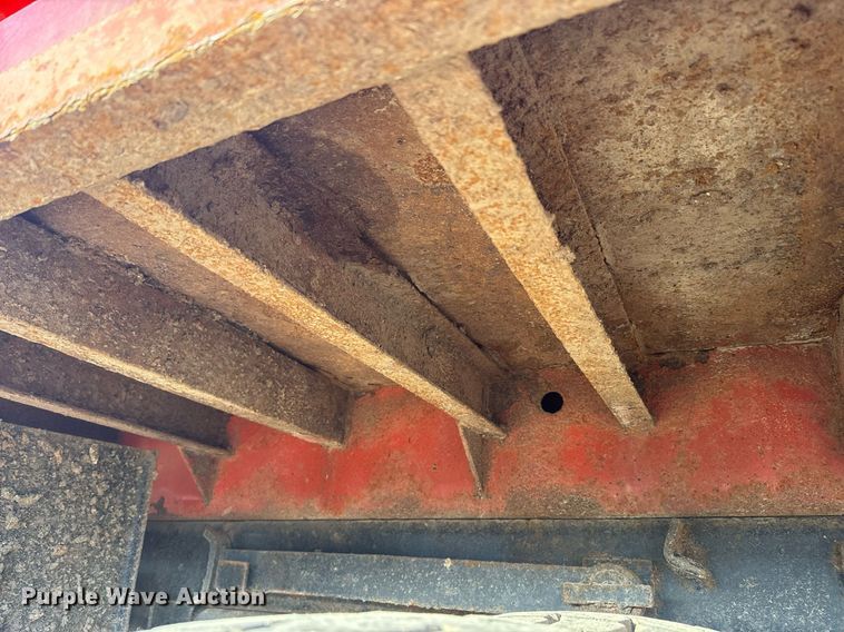 image for item NF9338 1995 Ford L8000 dump truck