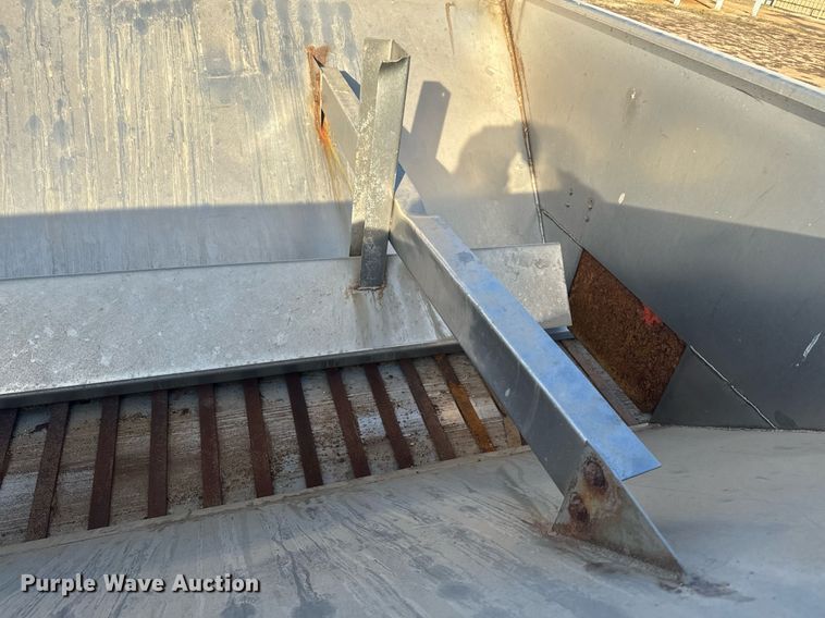 image for item NF9338 1995 Ford L8000 dump truck