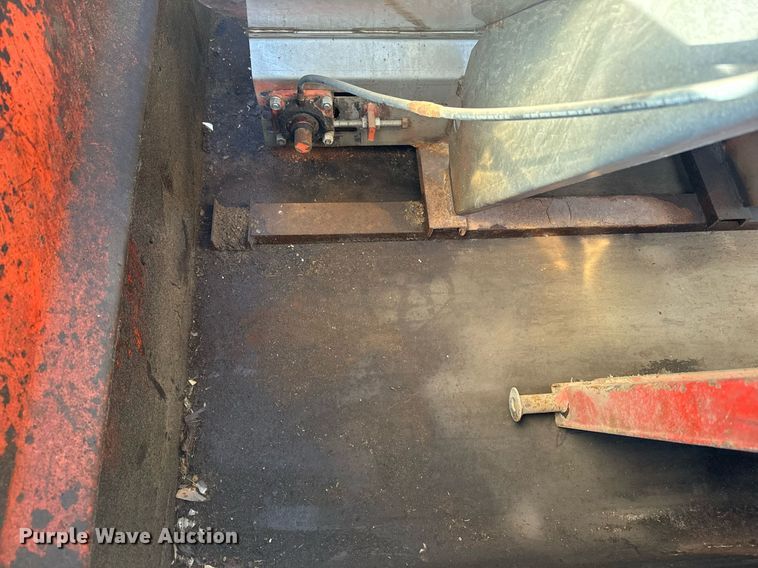 image for item NF9338 1995 Ford L8000 dump truck