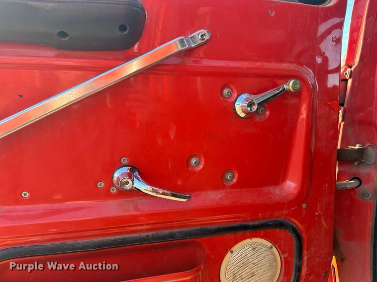 image for item NF9338 1995 Ford L8000 dump truck