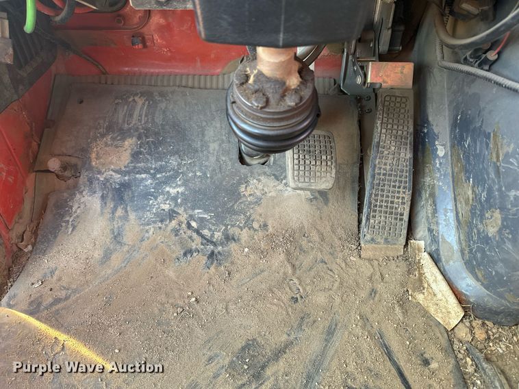 image for item NF9338 1995 Ford L8000 dump truck