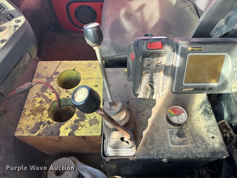 image for item NF9338 1995 Ford L8000 dump truck