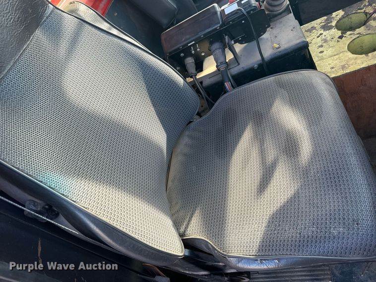 image for item NF9338 1995 Ford L8000 dump truck