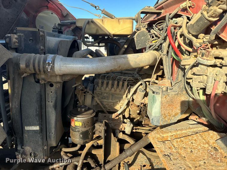 image for item NF9338 1995 Ford L8000 dump truck