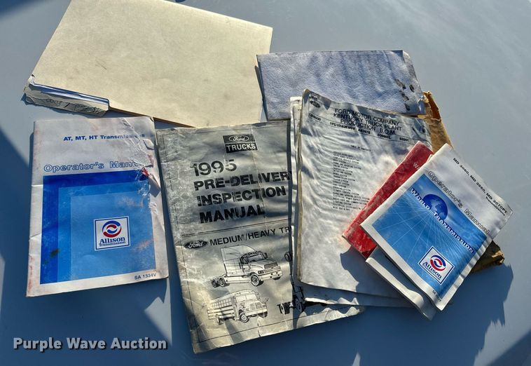 image for item NF9338 1995 Ford L8000 dump truck