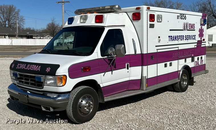 image for item NJ9368 1996 Ford F350 ambulance