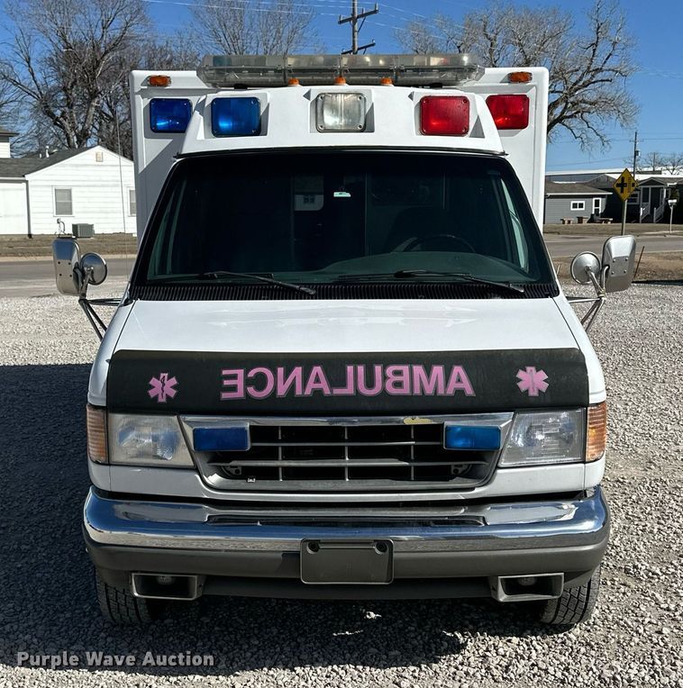 image for item NJ9368 1996 Ford F350 ambulance