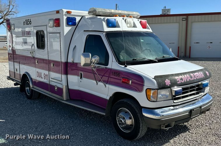 image for item NJ9368 1996 Ford F350 ambulance