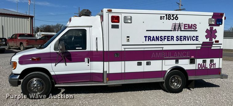 image for item NJ9368 1996 Ford F350 ambulance