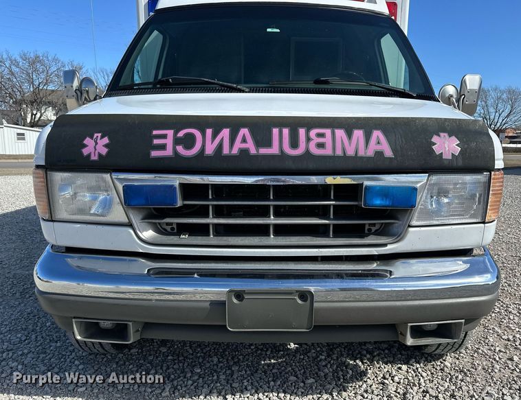 image for item NJ9368 1996 Ford F350 ambulance