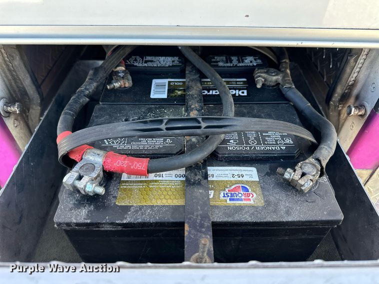 image for item NJ9368 1996 Ford F350 ambulance