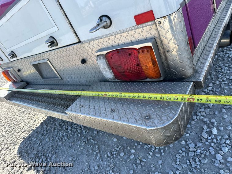 image for item NJ9368 1996 Ford F350 ambulance