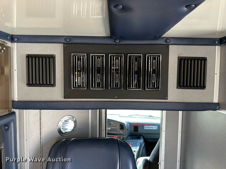 image for item NJ9368 1996 Ford F350 ambulance