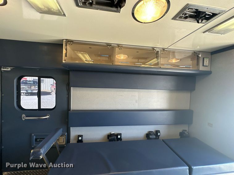 image for item NJ9368 1996 Ford F350 ambulance