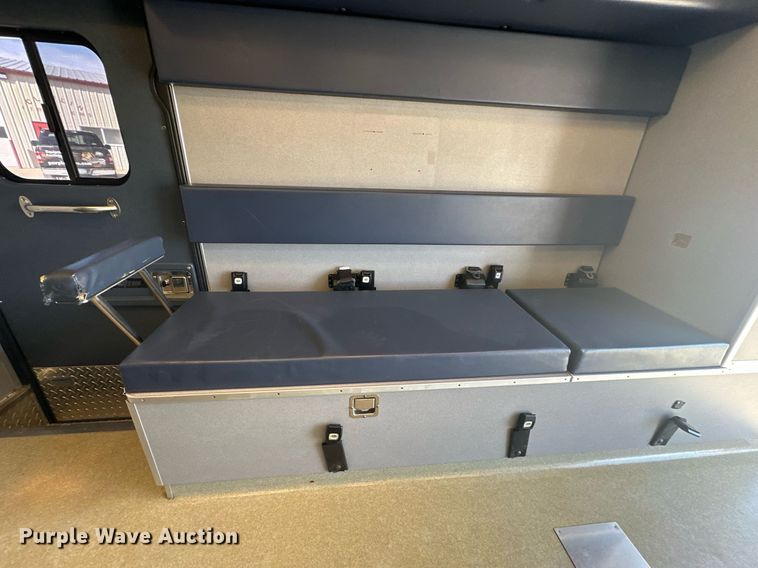 image for item NJ9368 1996 Ford F350 ambulance