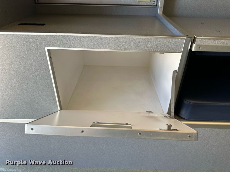 image for item NJ9368 1996 Ford F350 ambulance