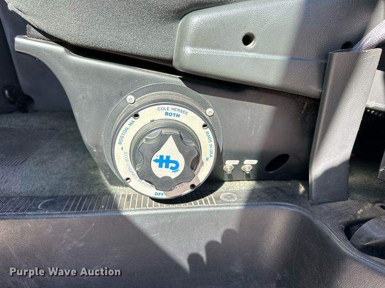 image for item NJ9368 1996 Ford F350 ambulance