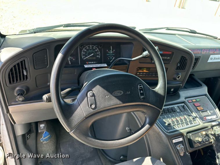 image for item NJ9368 1996 Ford F350 ambulance