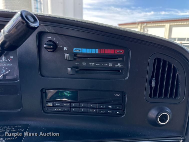 image for item NJ9368 1996 Ford F350 ambulance