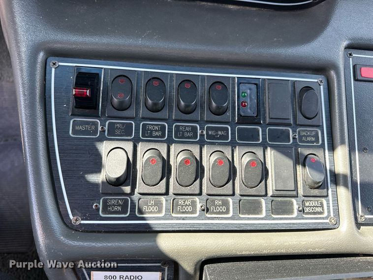 image for item NJ9368 1996 Ford F350 ambulance