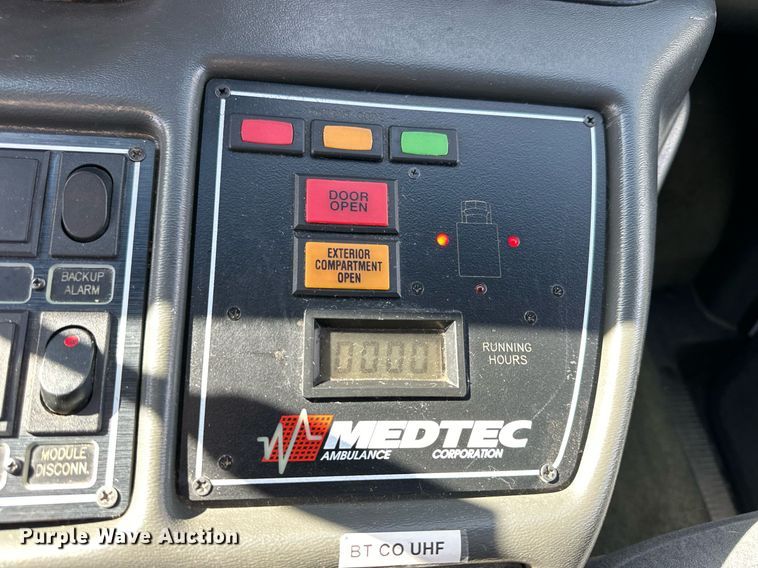 image for item NJ9368 1996 Ford F350 ambulance