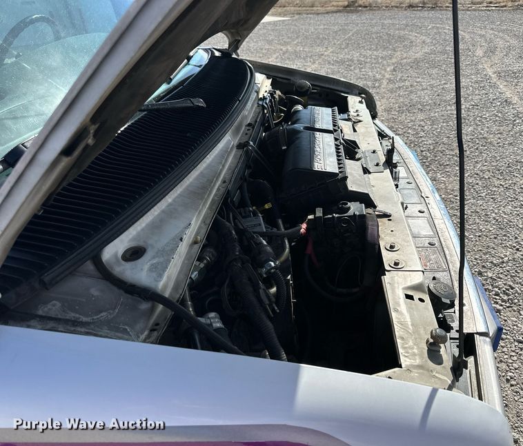 image for item NJ9368 1996 Ford F350 ambulance