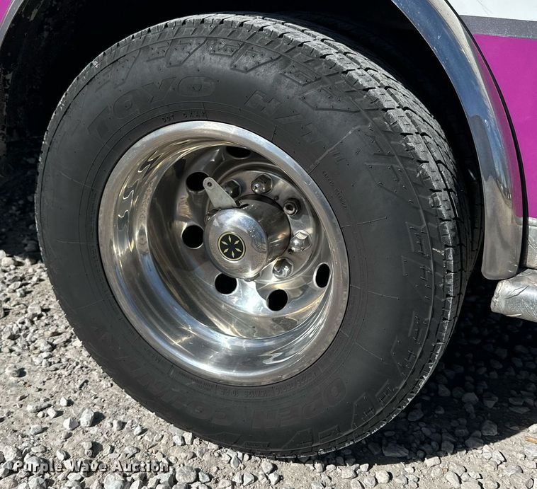 image for item NJ9368 1996 Ford F350 ambulance