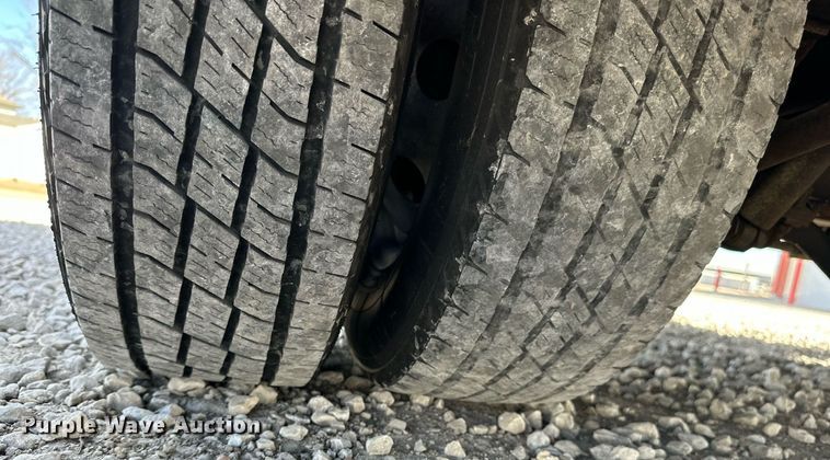 image for item NJ9368 1996 Ford F350 ambulance